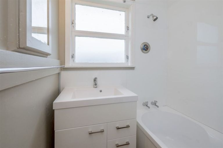 Photo of property in 20 Featherston Street, Levin, 5510