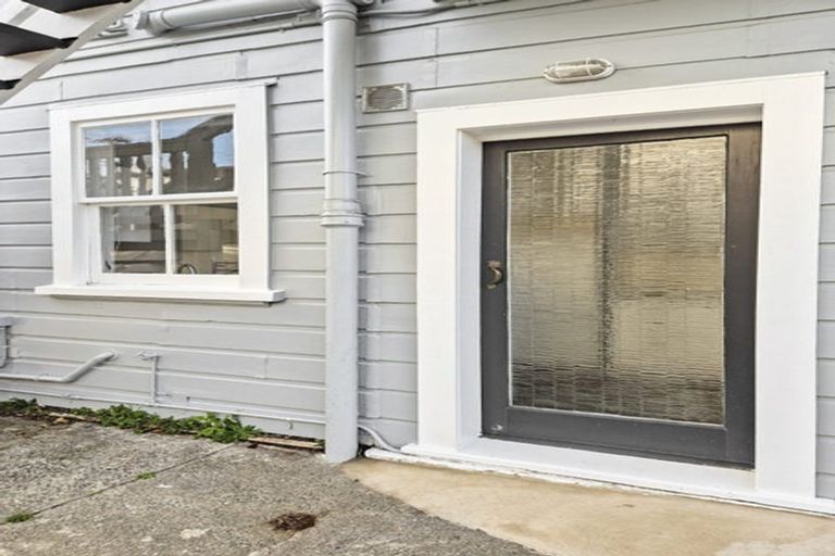 Photo of property in 39 Thompson Street, Mount Cook, Wellington, 6011