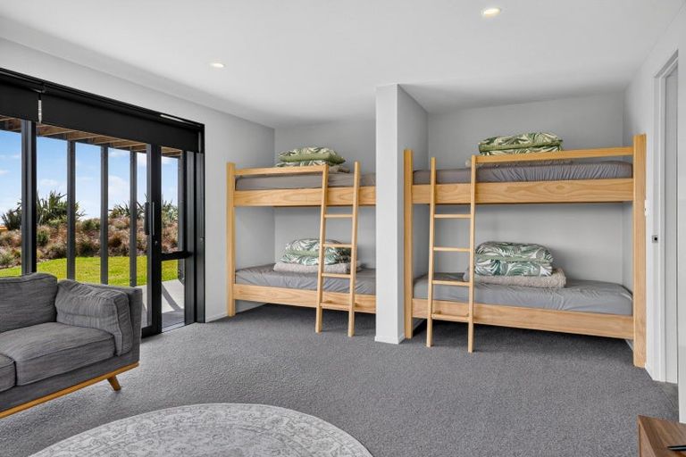 Photo of property in 102 The Ridge, Langs Beach, Waipu, 0582
