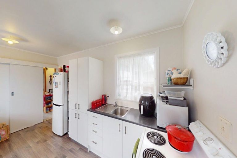 Photo of property in 118 Weraroa Road, Levin, 5510