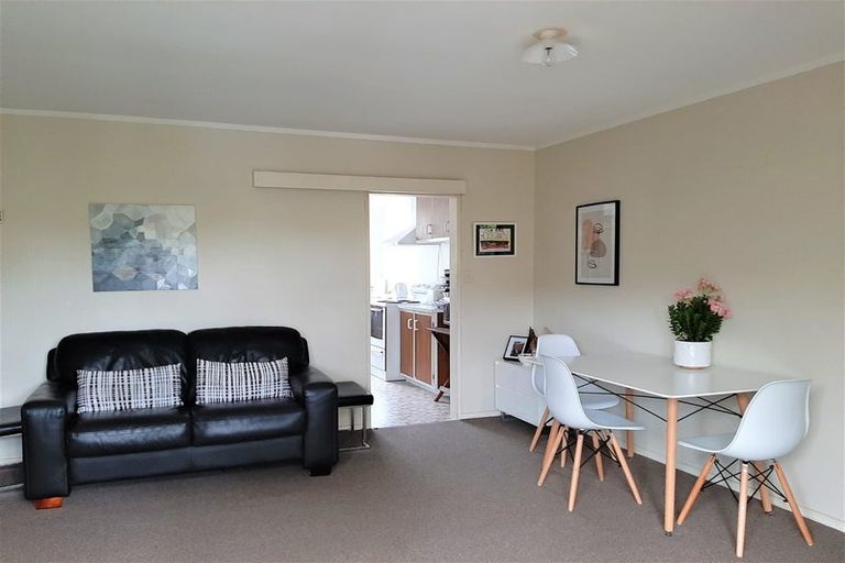 Photo of property in 3/2 Burdendale Grove, Churton Park, Wellington, 6037
