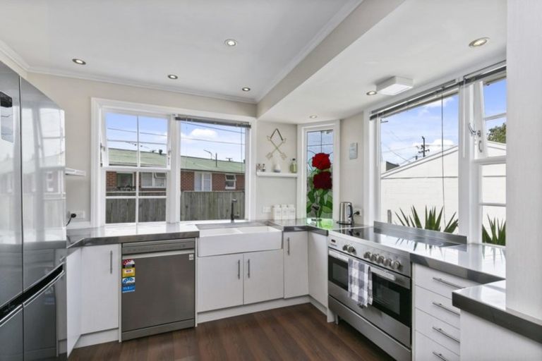 Photo of property in 27a Ebdentown Street, Ebdentown, Upper Hutt, 5018