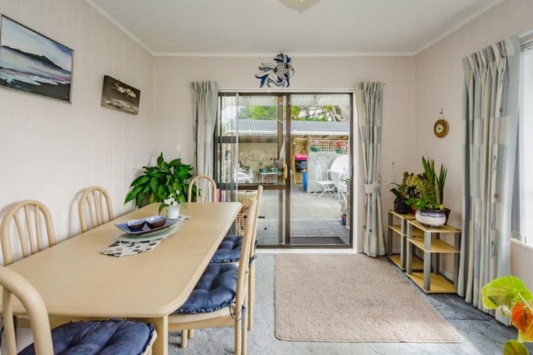Photo of property in 8a Makora Road, Otaihanga, Paraparaumu, 5036