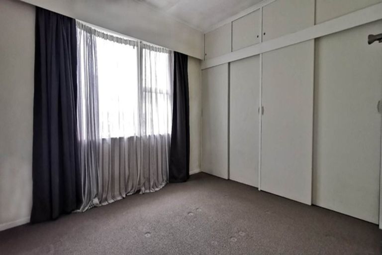 Photo of property in 2/1 Chevis Place, Pakuranga, Auckland, 2010