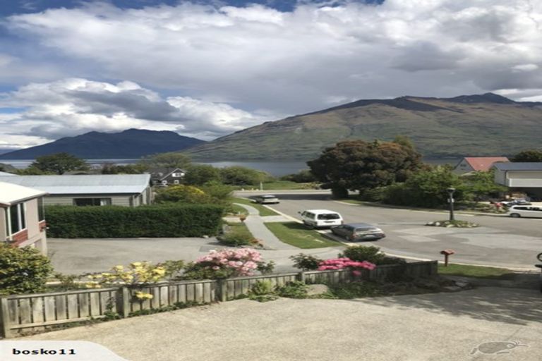 Photo of property in 7 Holly Court, Kelvin Heights, Queenstown, 9300
