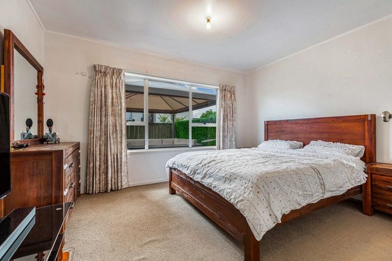 Photo of property in 1/162 Pigeon Mountain Road, Half Moon Bay, Auckland, 2012