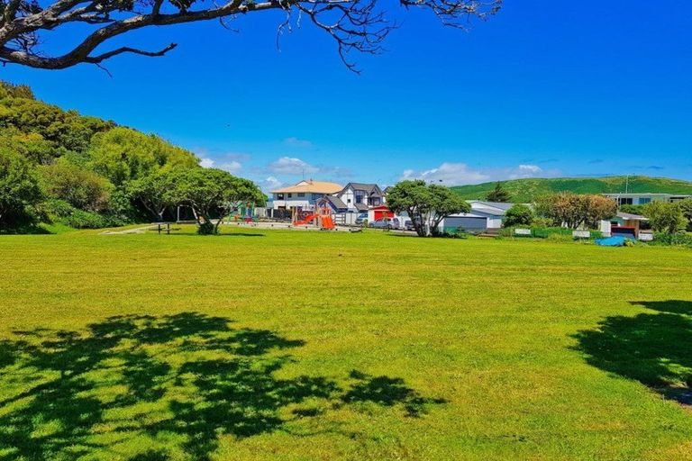 Photo of property in 6/24 Acheron Road, Paremata, Porirua, 5026