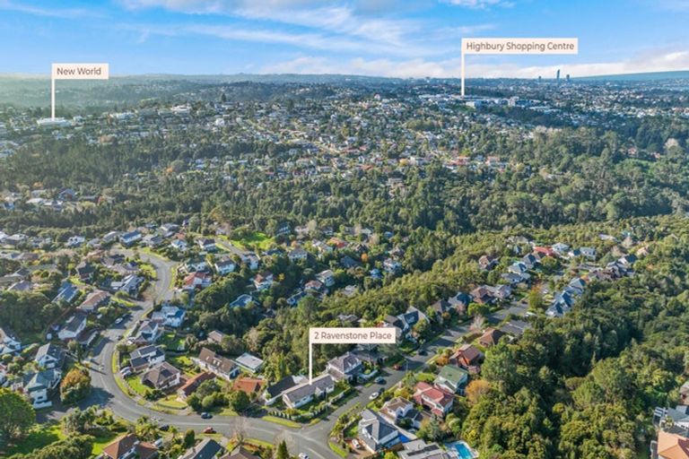 Photo of property in 2 Ravenstone Place, Chatswood, Auckland, 0626