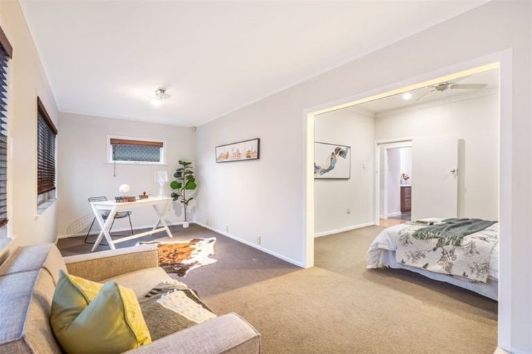 Photo of property in 19 Clevedon Road, Papakura, 2110