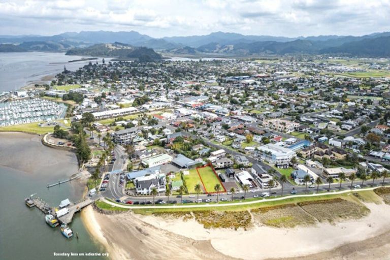 Photo of property in 17 The Esplanade, Whitianga, 3510