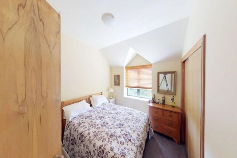 Photo of property in 312 Heatherlea Road East, Levin, 5571