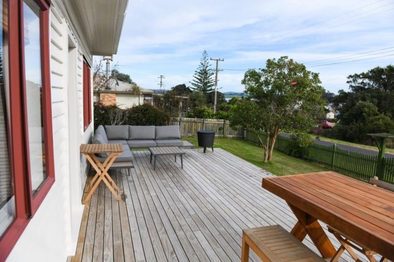 Photo of property in 2 Second Avenue, Glenbrook, Waiuku, 2681