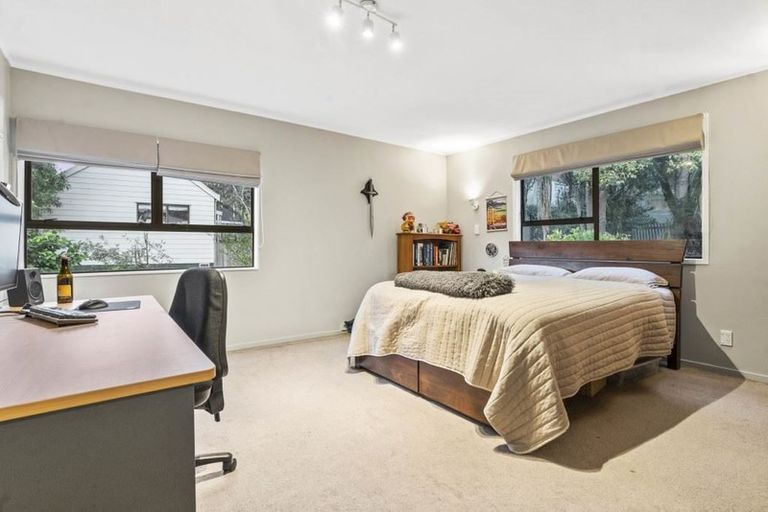 Photo of property in 68 Holyoake Place, Chatswood, Auckland, 0626