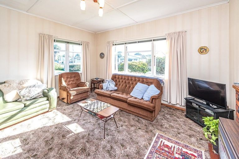 Photo of property in 1 Nikau Street, Tawhero, Whanganui, 4501