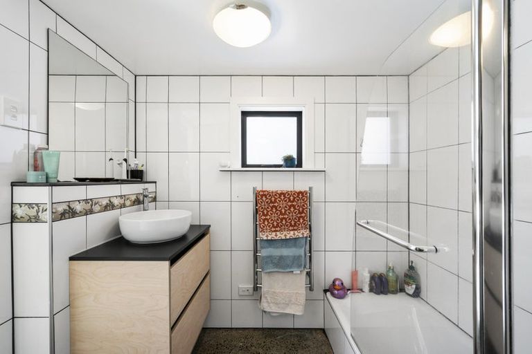 Photo of property in 57 Eden Street, Island Bay, Wellington, 6023