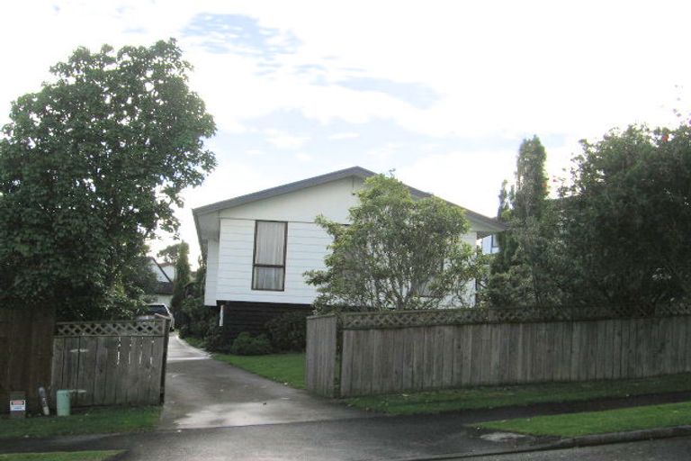 Photo of property in 12 Sandgate Avenue, Botany Downs, Auckland, 2010