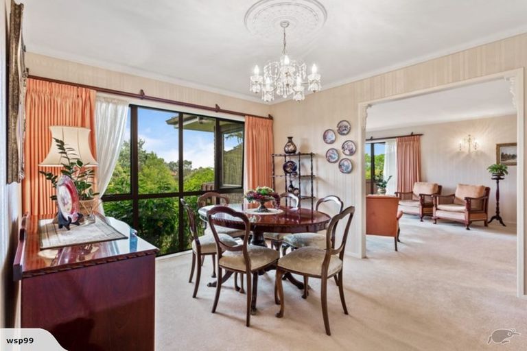 Photo of property in 10 Wilmington Place, Forrest Hill, Auckland, 0620