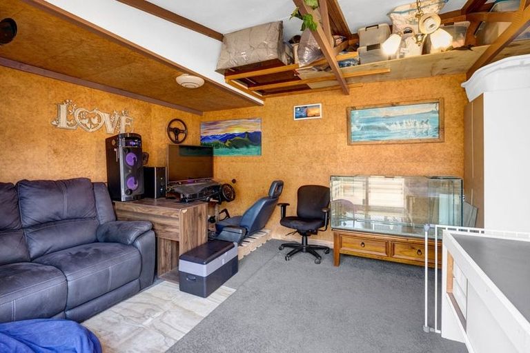 Photo of property in 30 Pioneer Road, Moturoa, New Plymouth, 4310