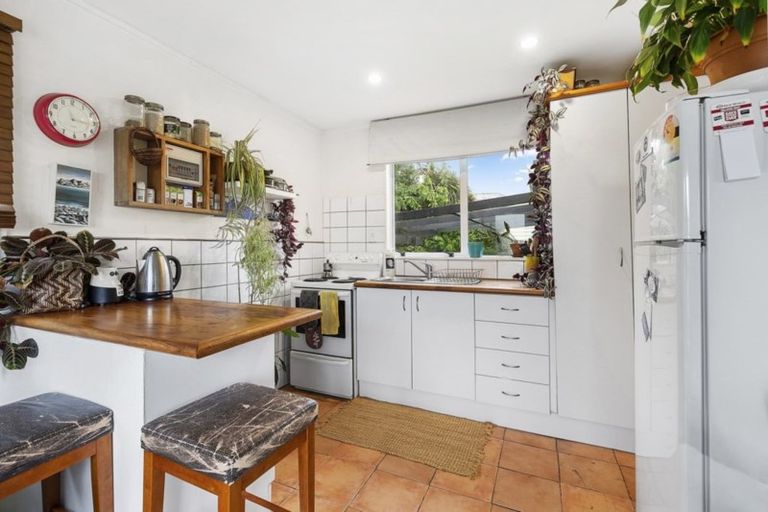 Photo of property in 35 Happy Valley Road, Owhiro Bay, Wellington, 6023