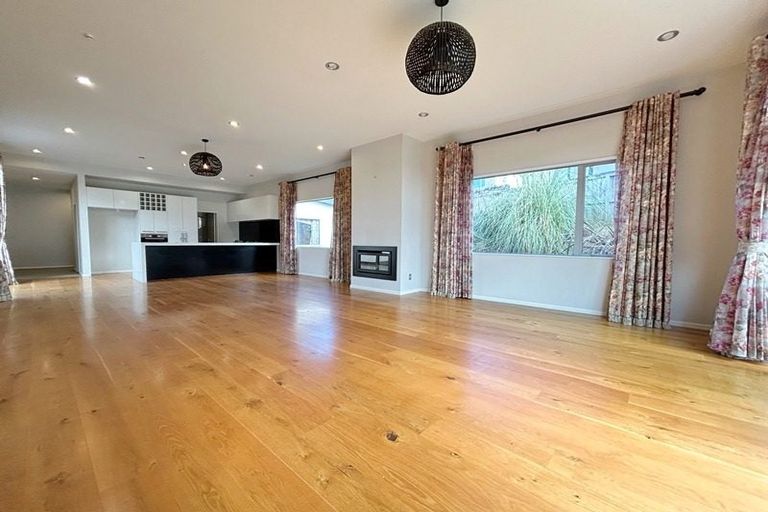 Photo of property in 16 Timberland Drive, Silverdale, 0932