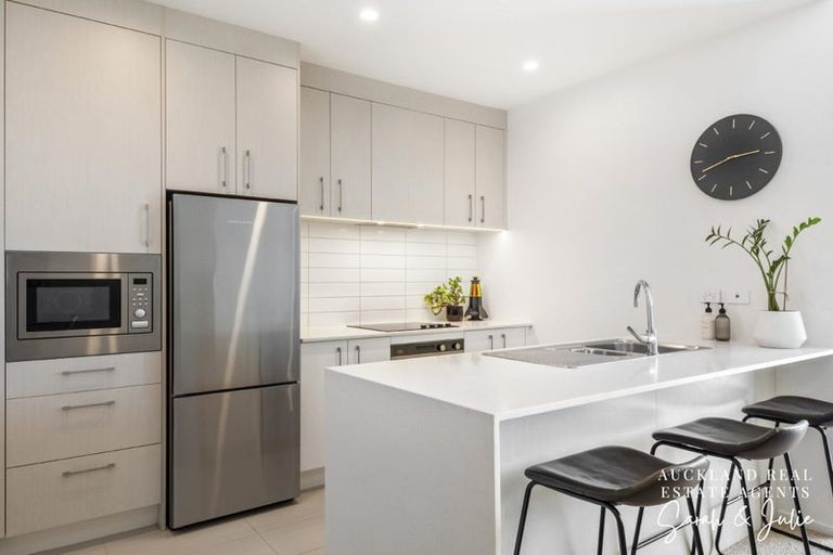 Photo of property in 205/8 Waikumete Road, Glen Eden, Auckland, 0602