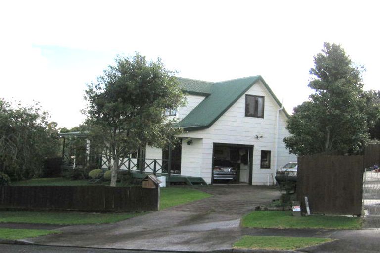 Photo of property in 8 Sandgate Avenue, Botany Downs, Auckland, 2010