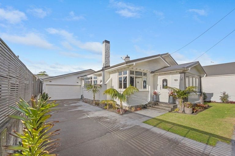 Photo of property in 75 Brougham Street, New Plymouth, 4310