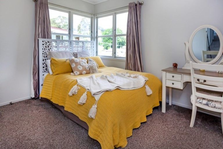 Photo of property in 111 Brunton Crescent, Thames, 3500