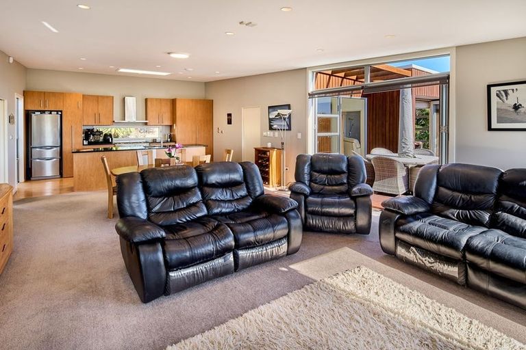 Photo of property in 53 Exploration Way, Whitby, Porirua, 5024