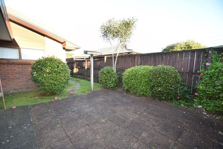 Photo of property in 2/118 Astley Avenue, New Lynn, Auckland, 0600