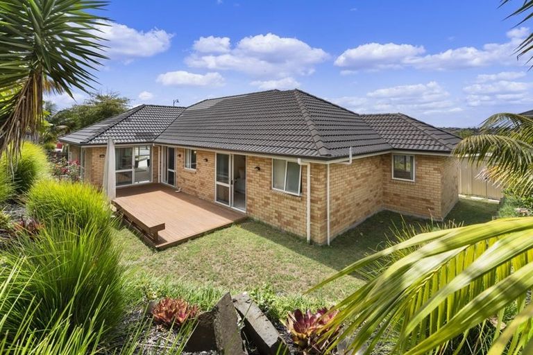 Photo of property in 78 Lake Panorama Drive, Henderson Valley, Auckland, 0612