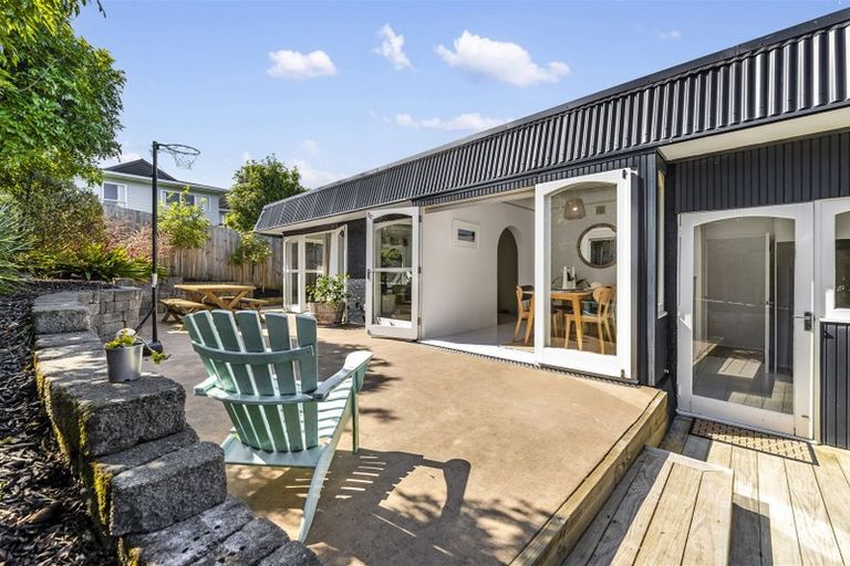 Photo of property in 1 Riviera Place, Hauraki, Auckland, 0622