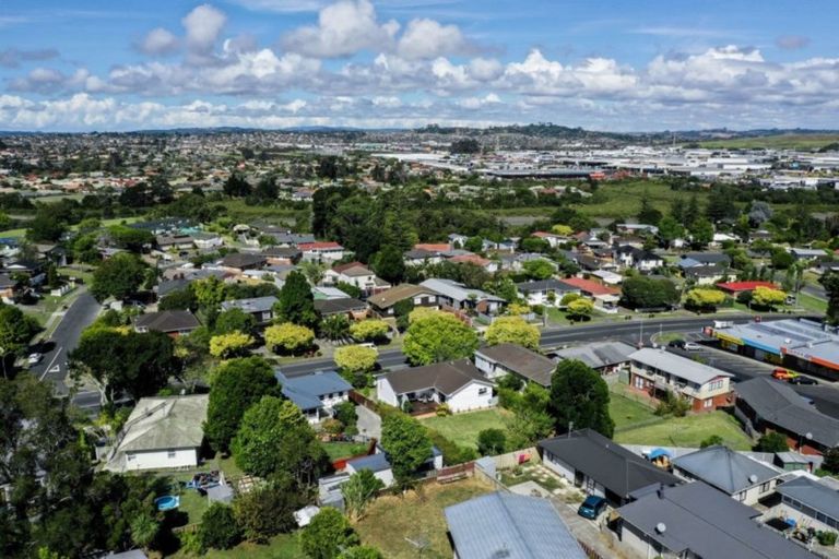 Photo of property in 141 Gossamer Drive, Pakuranga Heights, Auckland, 2010