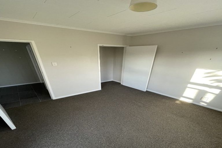 Photo of property in 5/60 West Coast Road, Glen Eden, Auckland, 0602