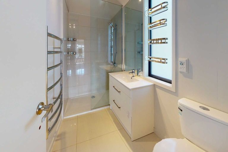 Photo of property in 1/52 Aikmans Road, Merivale, Christchurch, 8014