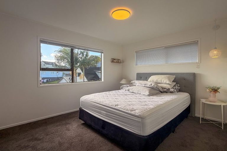 Photo of property in 1/725 Beach Road, Browns Bay, Auckland, 0630