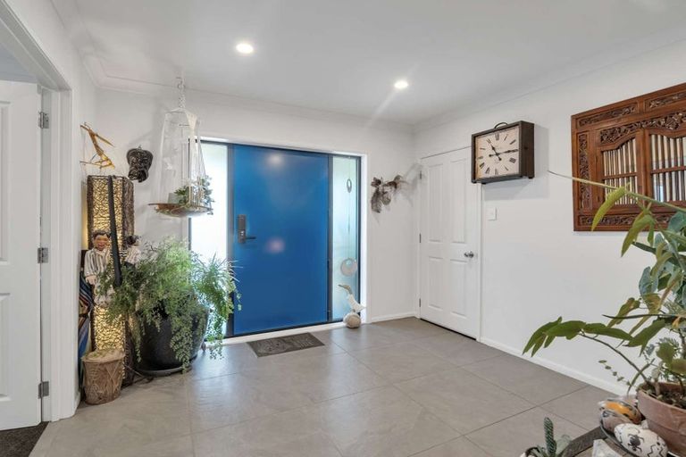 Photo of property in 20 Linkwater Way, Parklands, Christchurch, 8083