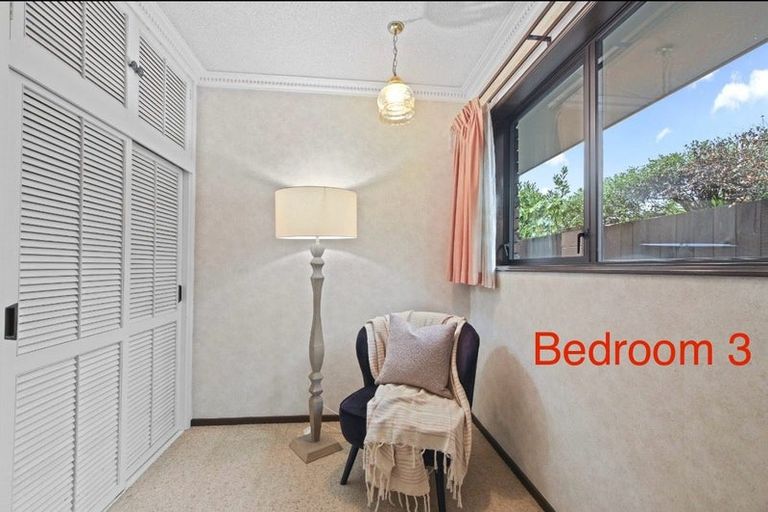 Photo of property in 18 Hawkswood Place, Avonhead, Christchurch, 8042