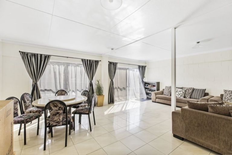 Photo of property in 17 Freshney Place, Hillpark, Auckland, 2102