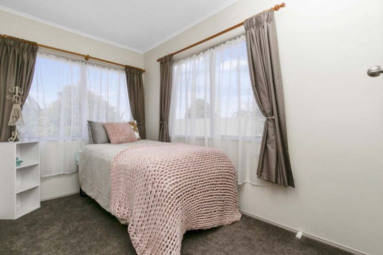 Photo of property in 40 Challen Close, Conifer Grove, Takanini, 2112