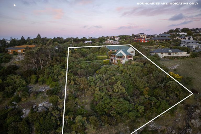 Photo of property in 18 Rockview Place, Mount Pleasant, Christchurch, 8081