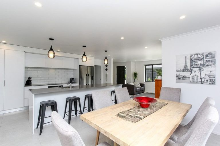 Photo of property in 18 Rotokare Crescent, Whalers Gate, New Plymouth, 4310