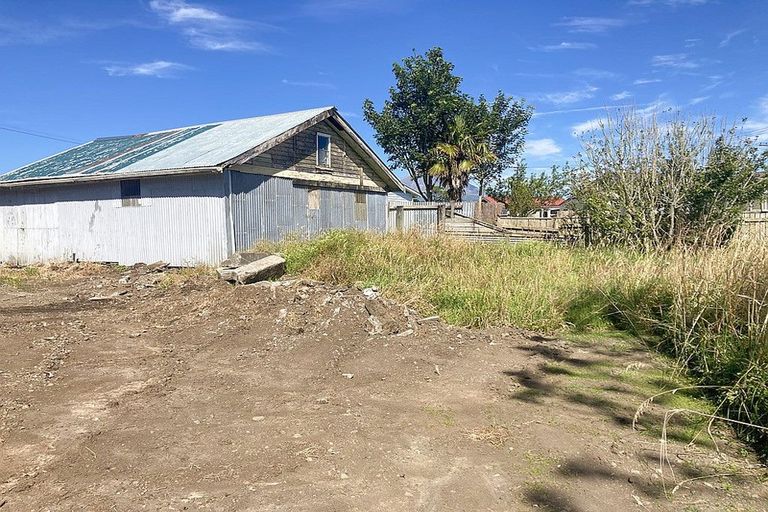 Photo of property in 7 Standish Street, Midhirst, Stratford, 4394