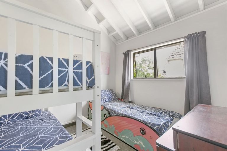 Photo of property in 2/104 Pakuranga Road, Pakuranga, Auckland, 2010