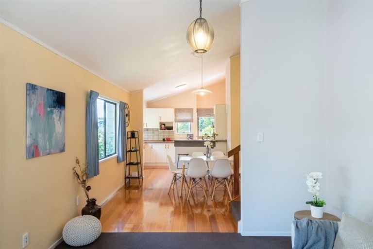 Photo of property in 5 Houston Place, Bayview, Auckland, 0629
