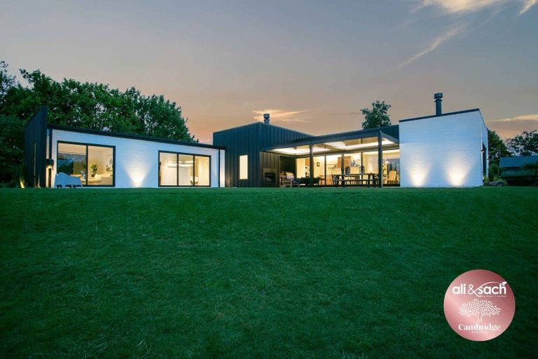 Photo of property in 1/45 Saint Kilda Road, Cambridge, 3434