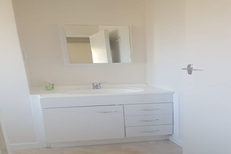 Photo of property in 8 Bobstay Lane, Whitby, Porirua, 5024