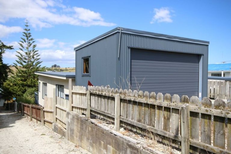 Photo of property in 6 Bonham Street, Pahi, Paparoa, 0571