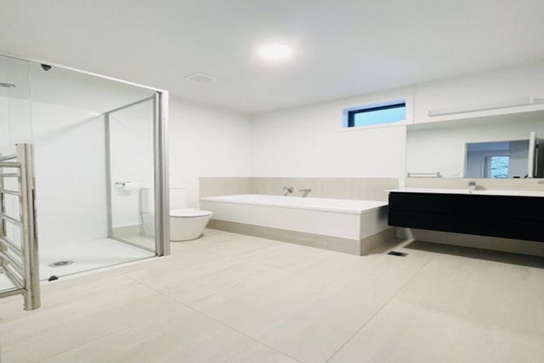 Photo of property in 1/130 Stancombe Road, Flat Bush, Auckland, 2016