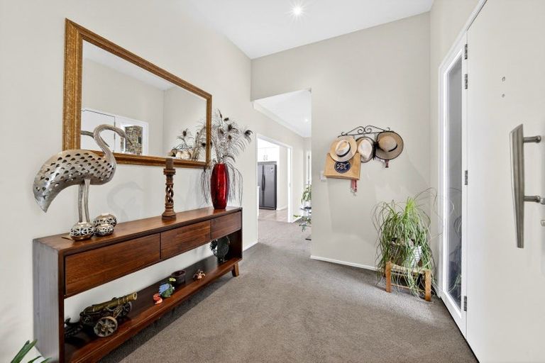 Photo of property in 9 Campbell Drive, Martinborough, 5711